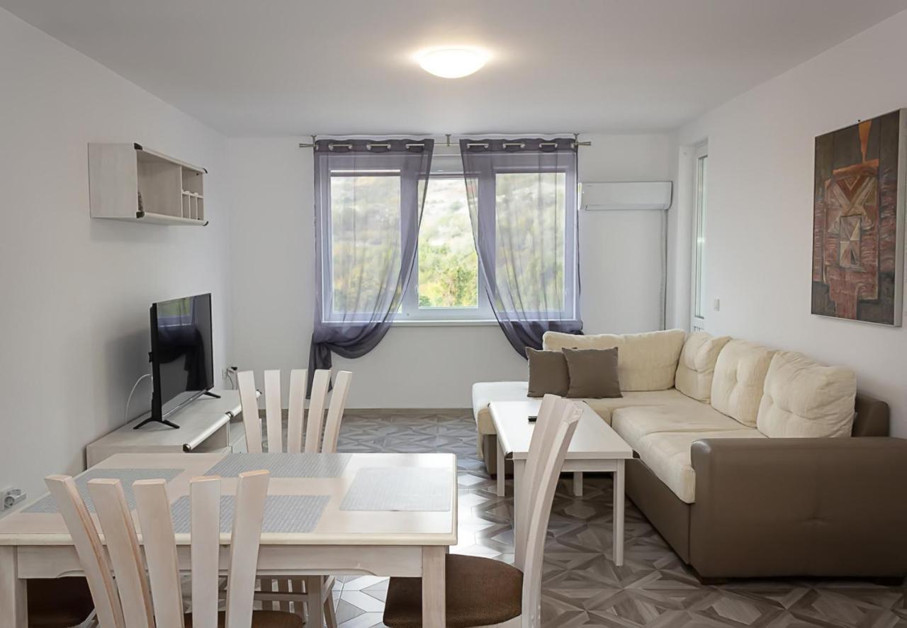 Apartment Lilia Kavarna Exterior photo